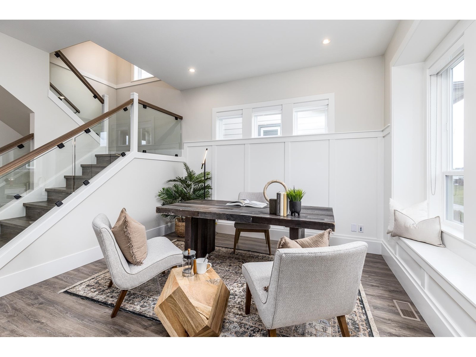 Property at 16742 20A AVENUE image 3