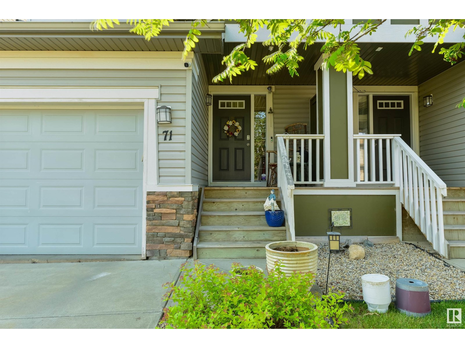 Property at 71 HARTWICK LO image 2