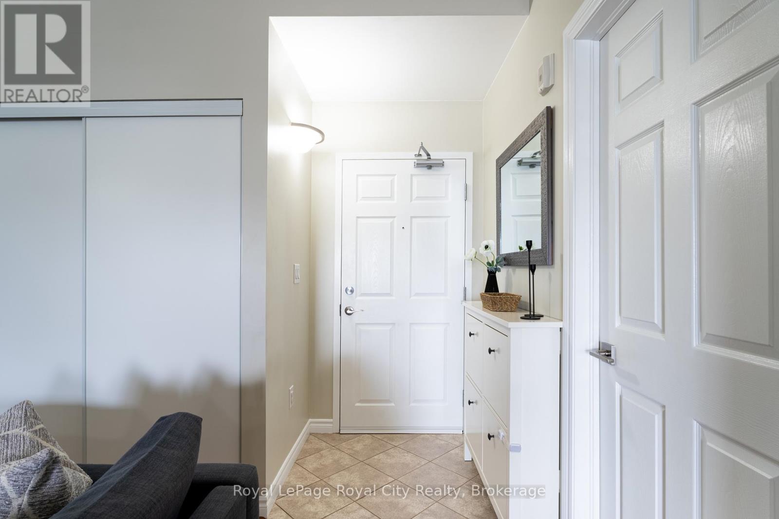 110 - 308 Watson Parkway N, Guelph, Ontario  N1E 0G7 - Photo 6 - X12233801