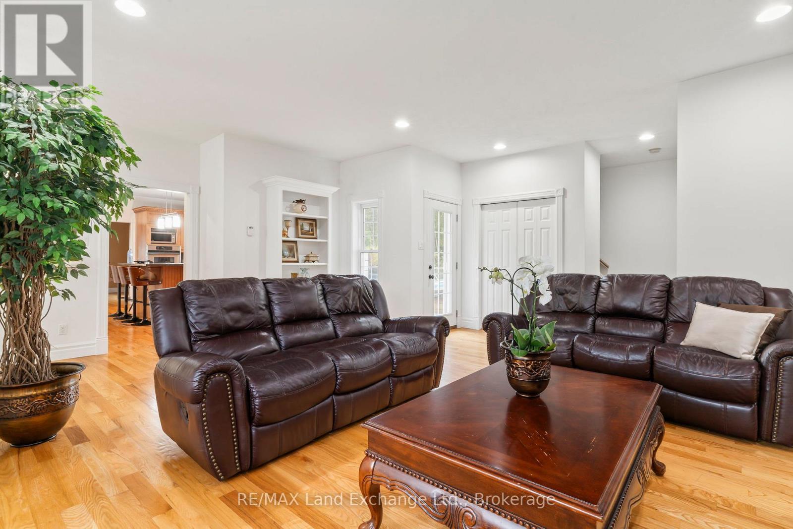 169 Trillium Drive, Saugeen Shores, Ontario  N0H 2C2 - Photo 12 - X12233812