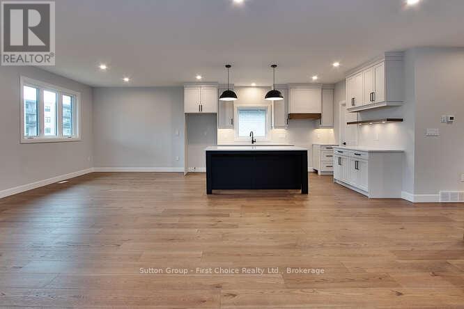 Property at 323 ORR STREET image 5