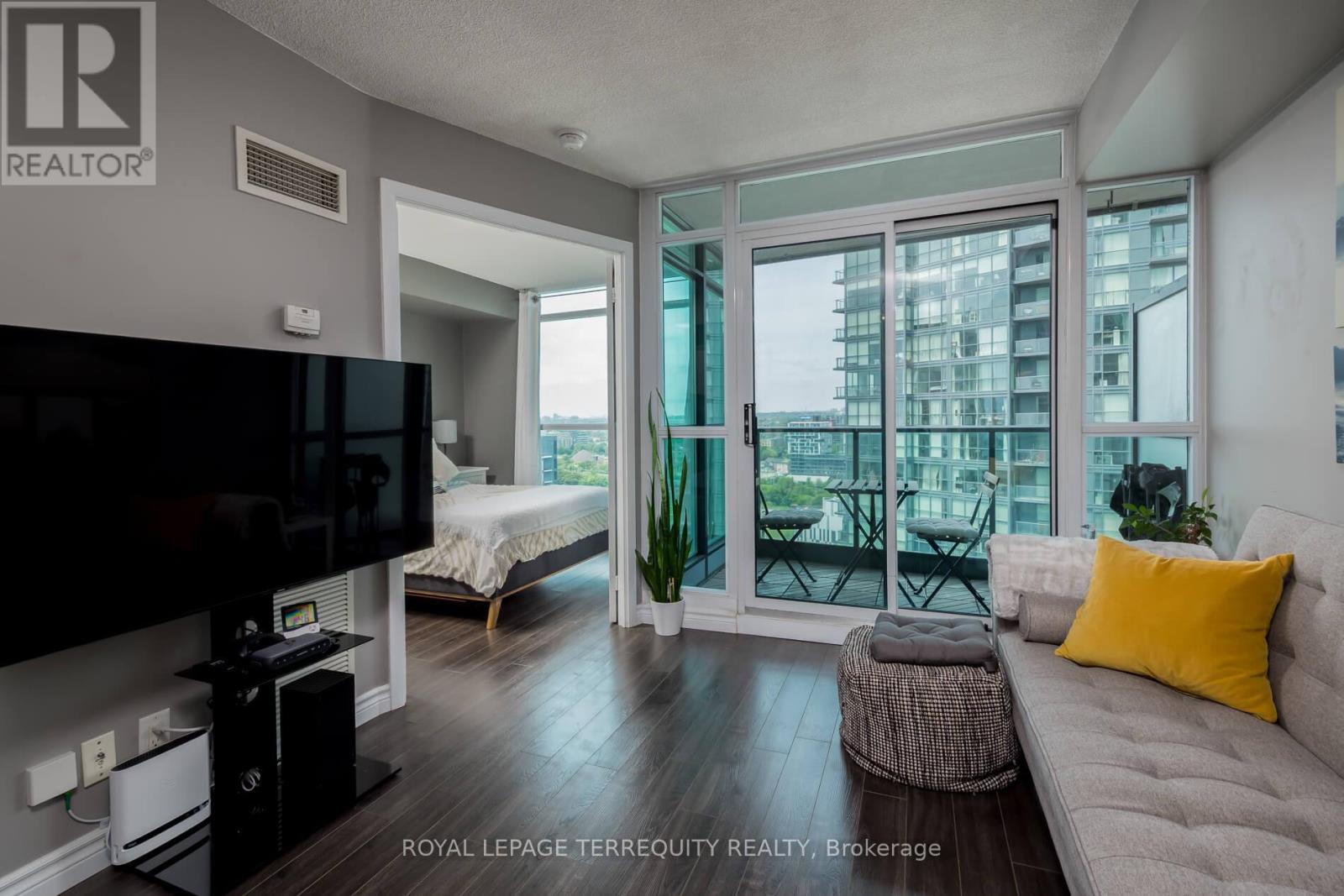 2211 - 600 Fleet Street, Toronto, Ontario  M5V 1B7 - Photo 13 - C12233565