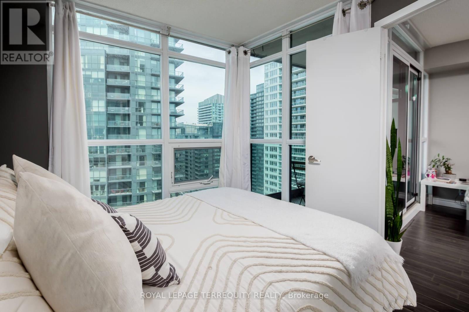 2211 - 600 Fleet Street, Toronto, Ontario  M5V 1B7 - Photo 16 - C12233565