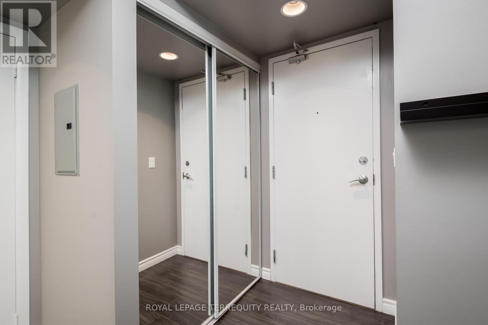 2211 - 600 Fleet Street, Toronto, Ontario  M5V 1B7 - Photo 5 - C12233565