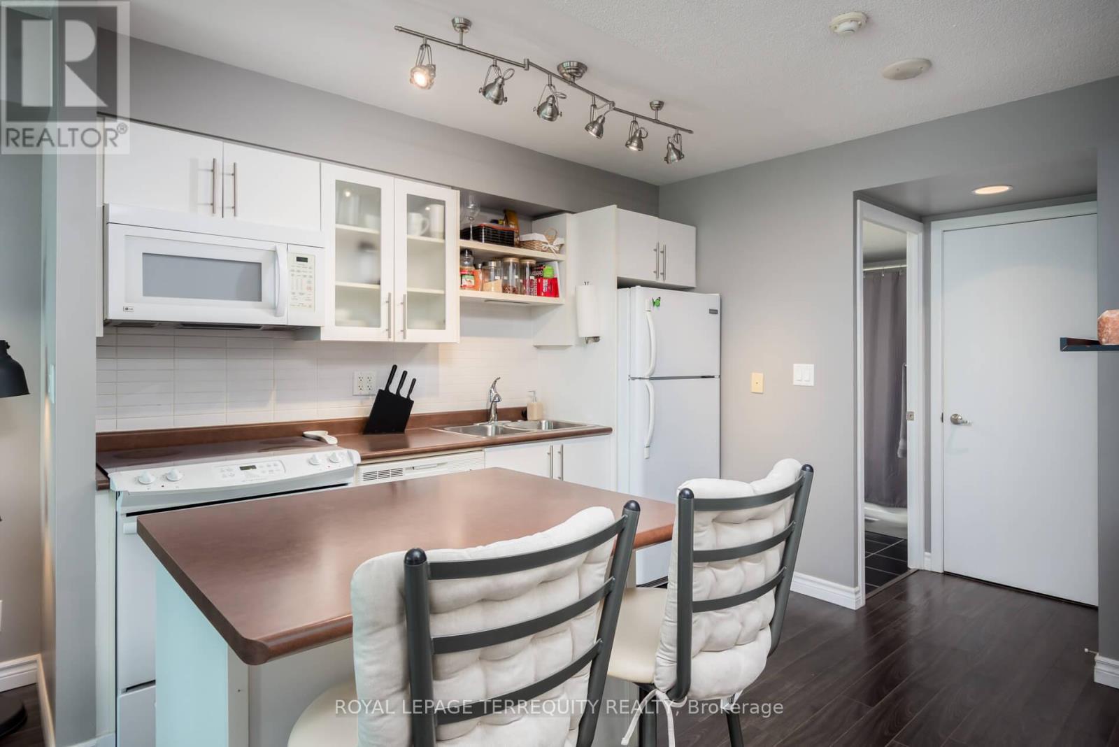 2211 - 600 Fleet Street, Toronto, Ontario  M5V 1B7 - Photo 7 - C12233565