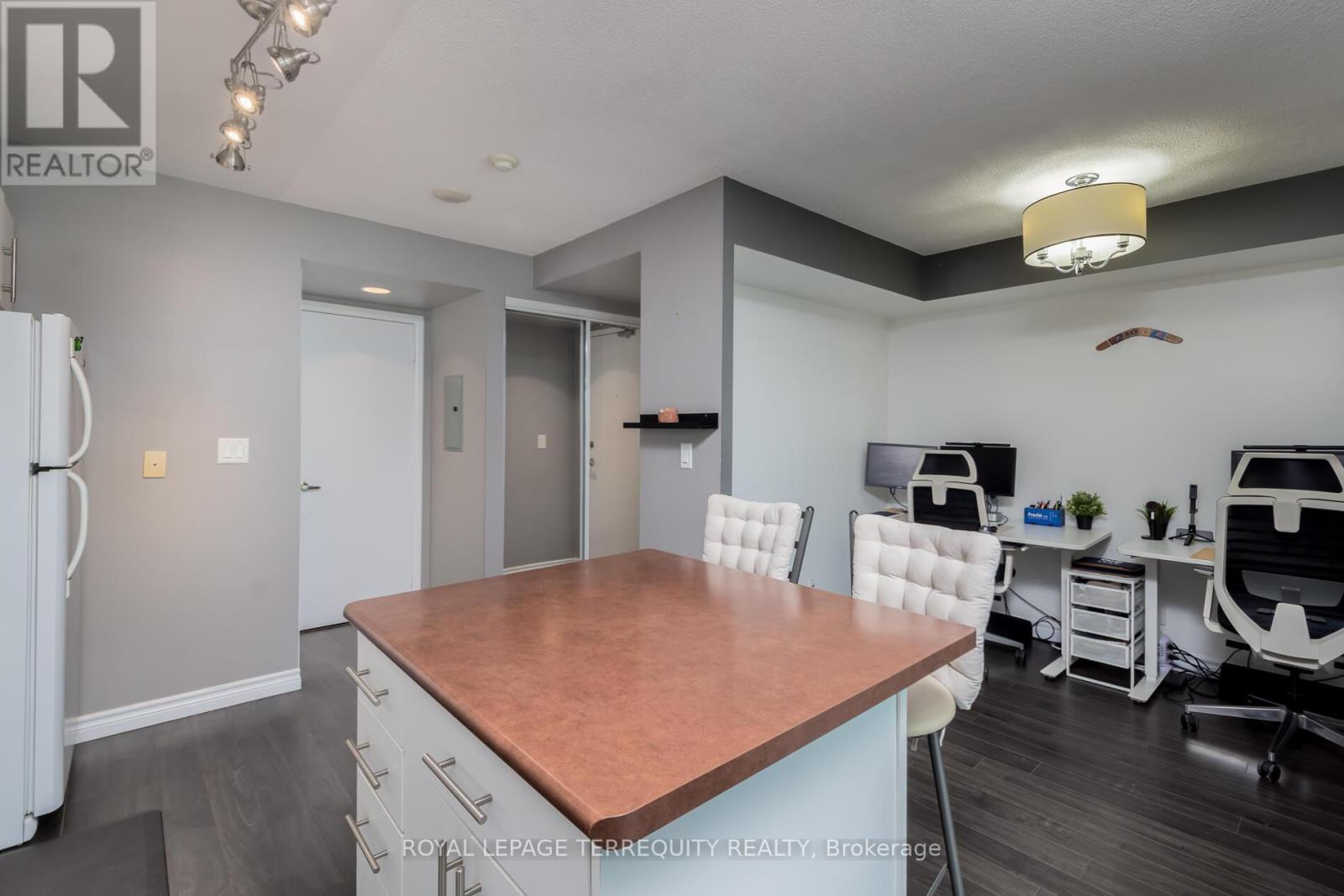 2211 - 600 Fleet Street, Toronto, Ontario  M5V 1B7 - Photo 8 - C12233565