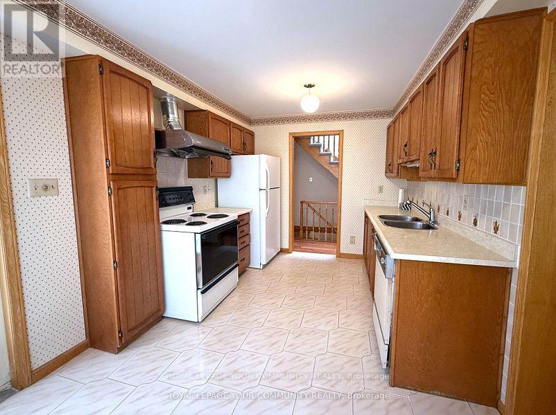 Property at 90 BELINDA SQUARE image 4