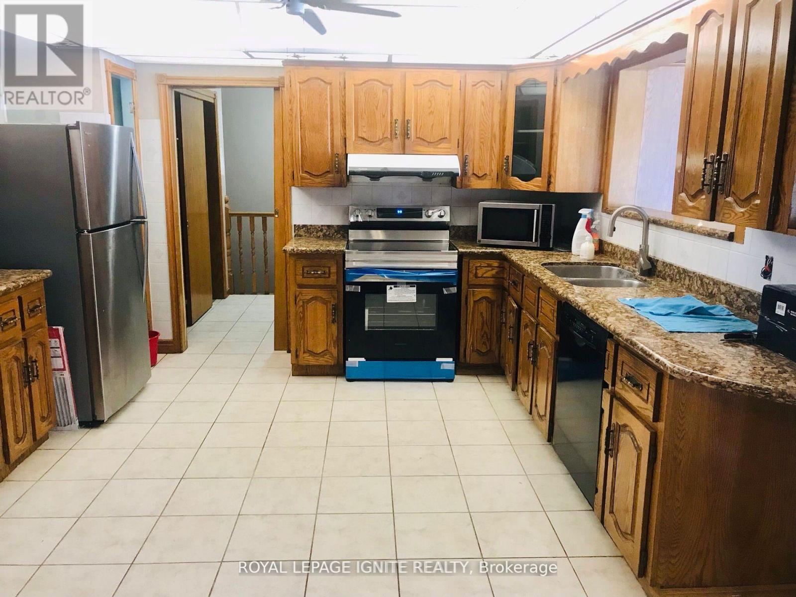 690 Taunton Road W, Oshawa (Northwood), Ontario  L1L 0N9 - Photo 5 - E12233755