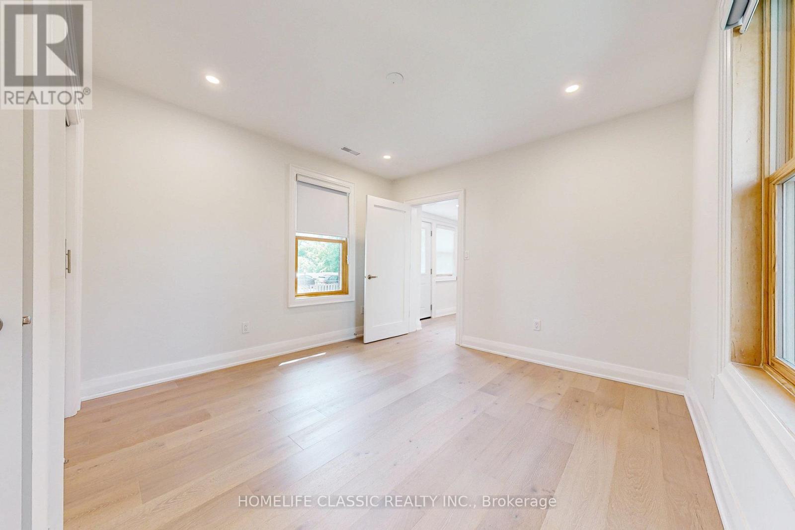 Unit B - 33 Centre Street, Vaughan (Crestwood-Springfarm-Yorkhill), Ontario  L4J 1G1 - Photo 12 - N12233775