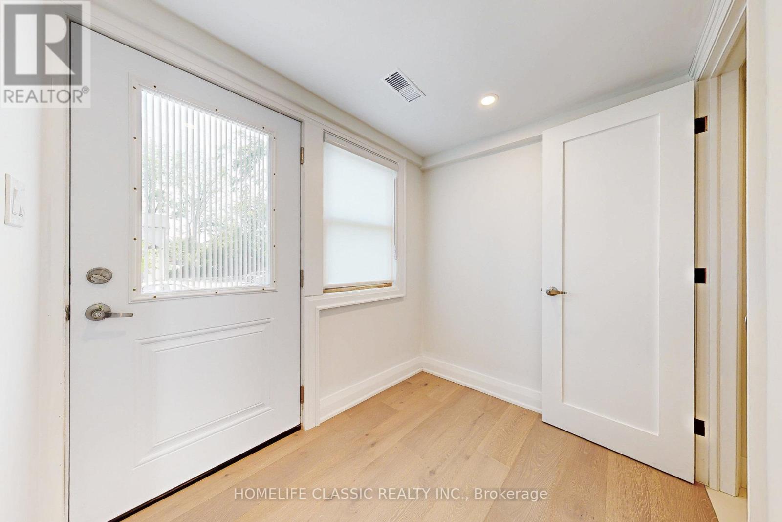 Unit B - 33 Centre Street, Vaughan (Crestwood-Springfarm-Yorkhill), Ontario  L4J 1G1 - Photo 15 - N12233775