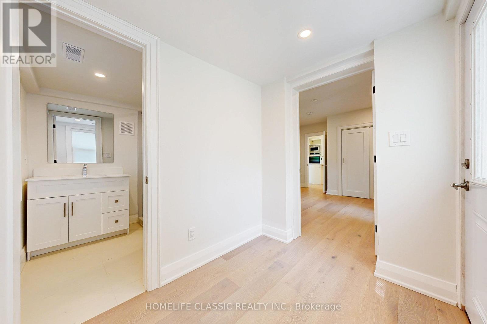 Unit B - 33 Centre Street, Vaughan (Crestwood-Springfarm-Yorkhill), Ontario  L4J 1G1 - Photo 16 - N12233775