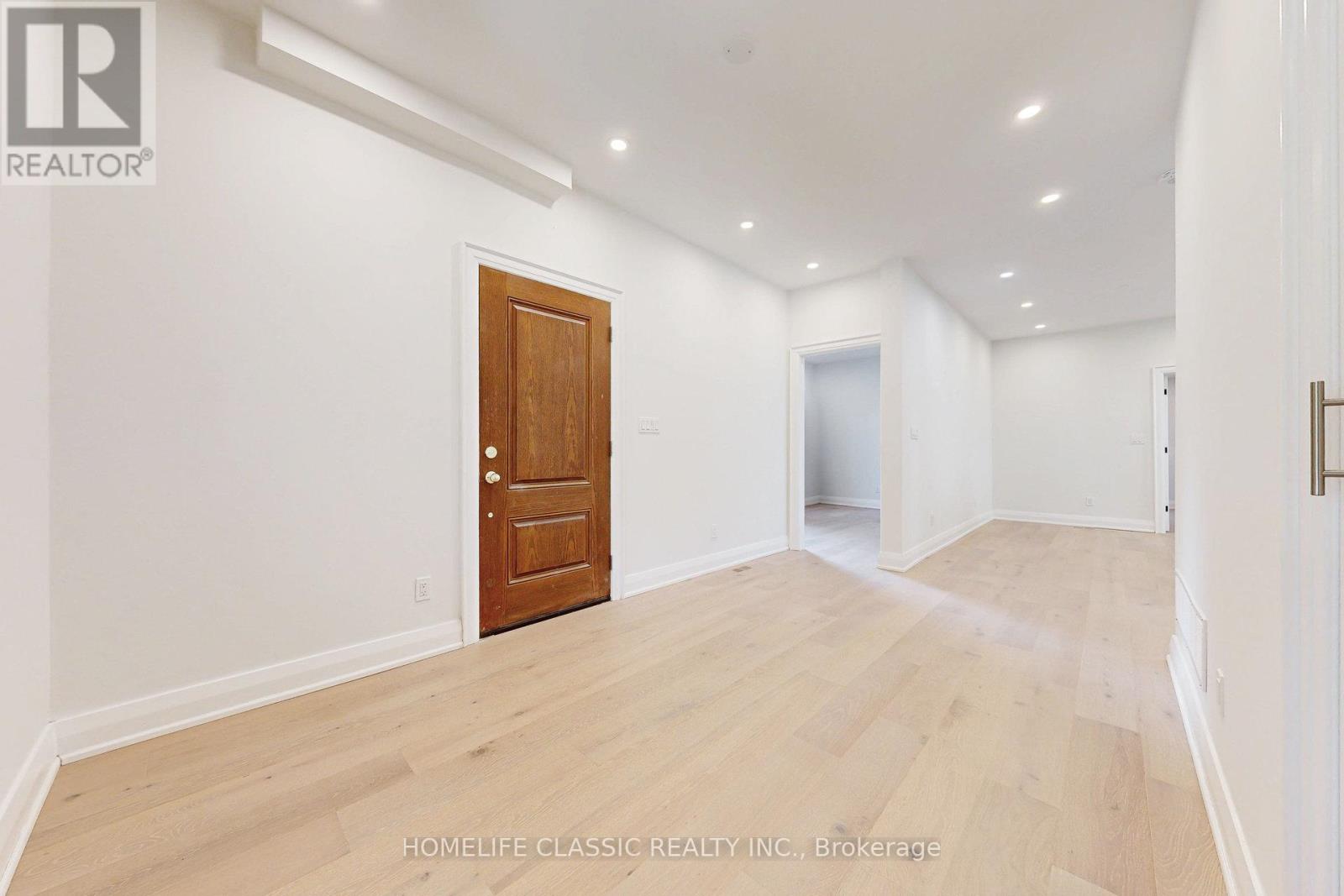 Unit B - 33 Centre Street, Vaughan (Crestwood-Springfarm-Yorkhill), Ontario  L4J 1G1 - Photo 3 - N12233775