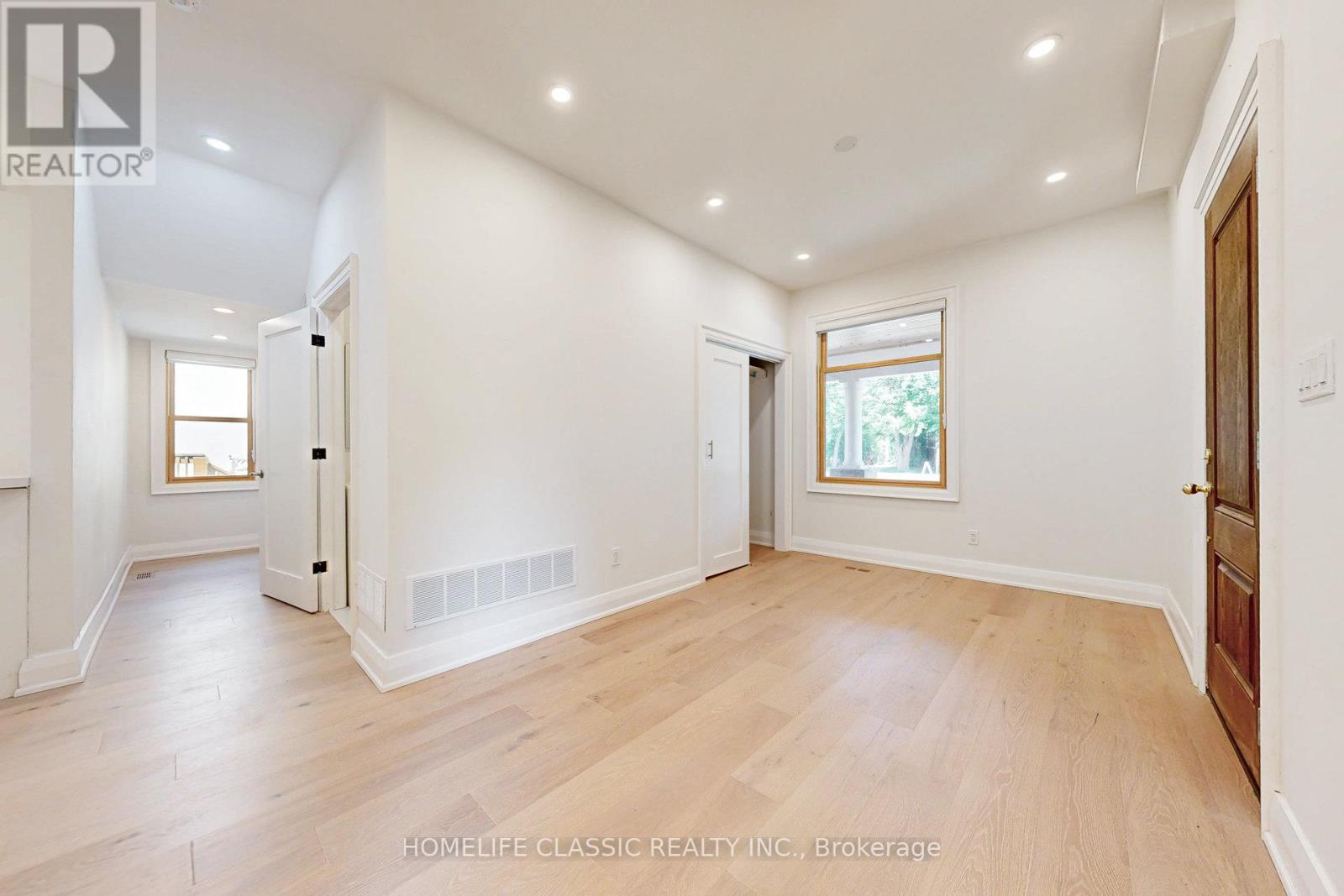 Unit B - 33 Centre Street, Vaughan (Crestwood-Springfarm-Yorkhill), Ontario  L4J 1G1 - Photo 4 - N12233775