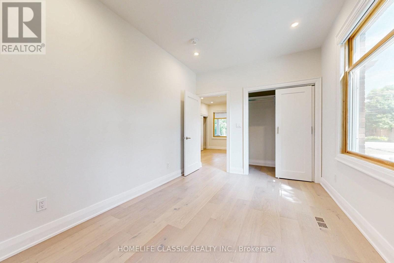 Unit B - 33 Centre Street, Vaughan (Crestwood-Springfarm-Yorkhill), Ontario  L4J 1G1 - Photo 6 - N12233775
