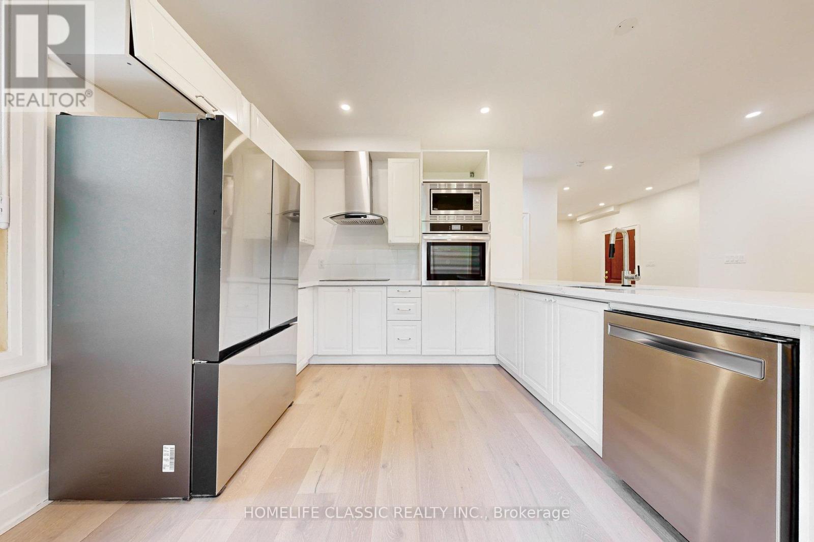 Unit B - 33 Centre Street, Vaughan (Crestwood-Springfarm-Yorkhill), Ontario  L4J 1G1 - Photo 9 - N12233775