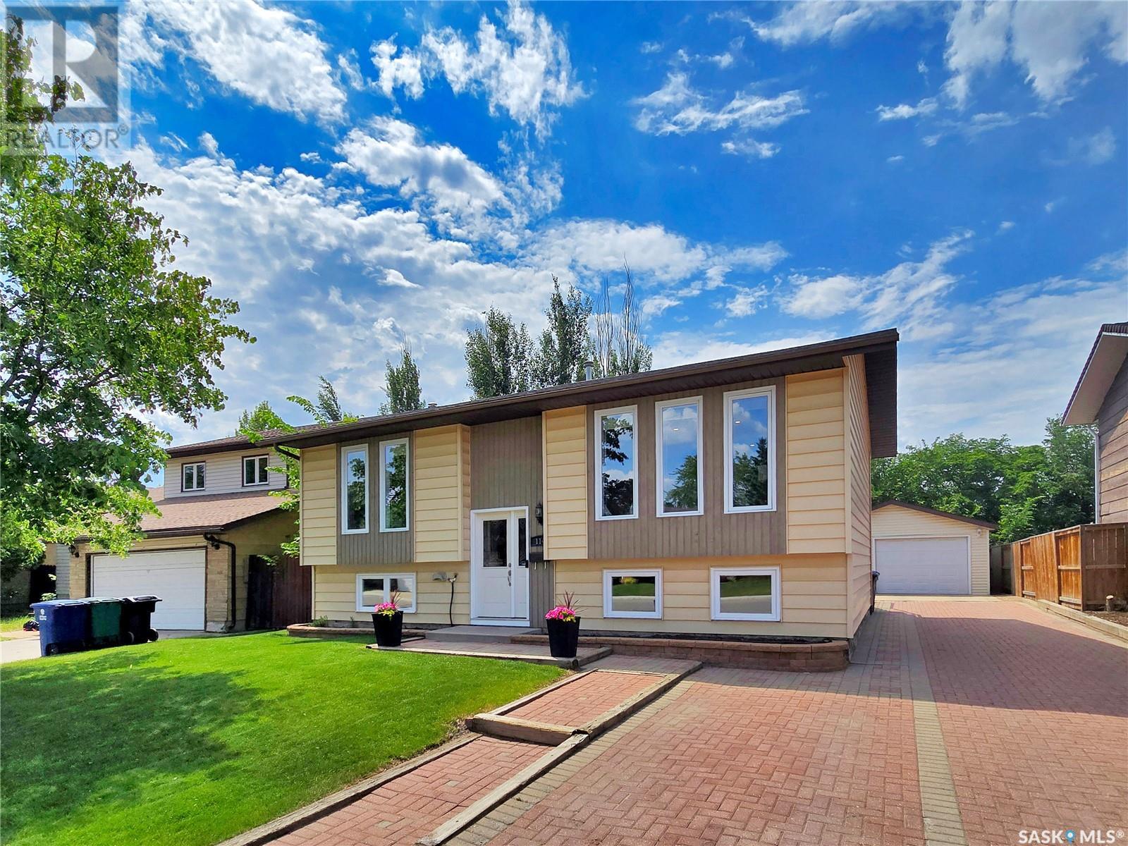 Property at 114 Delayen CRESCENT image 1