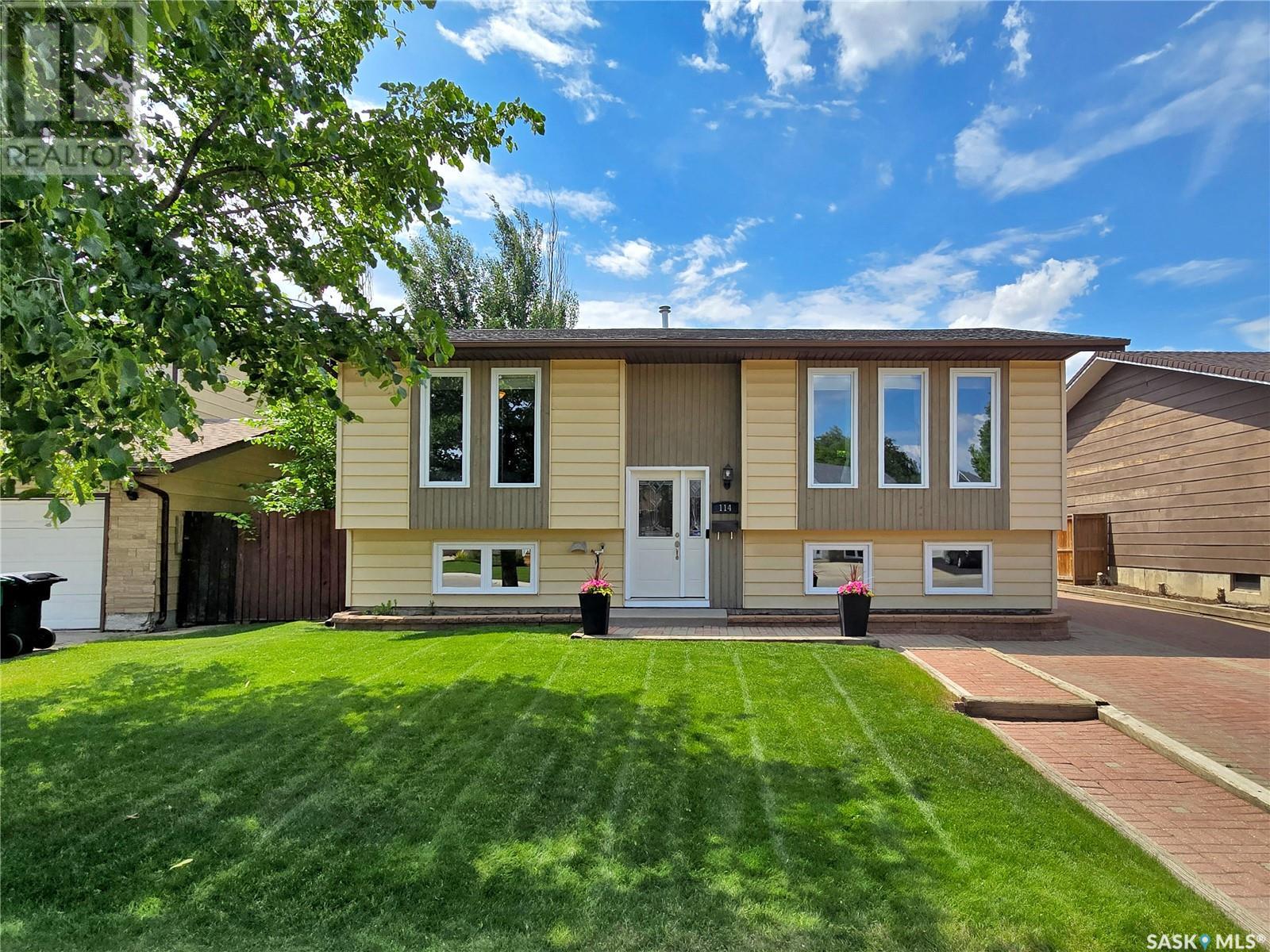 Property at 114 Delayen CRESCENT image 2