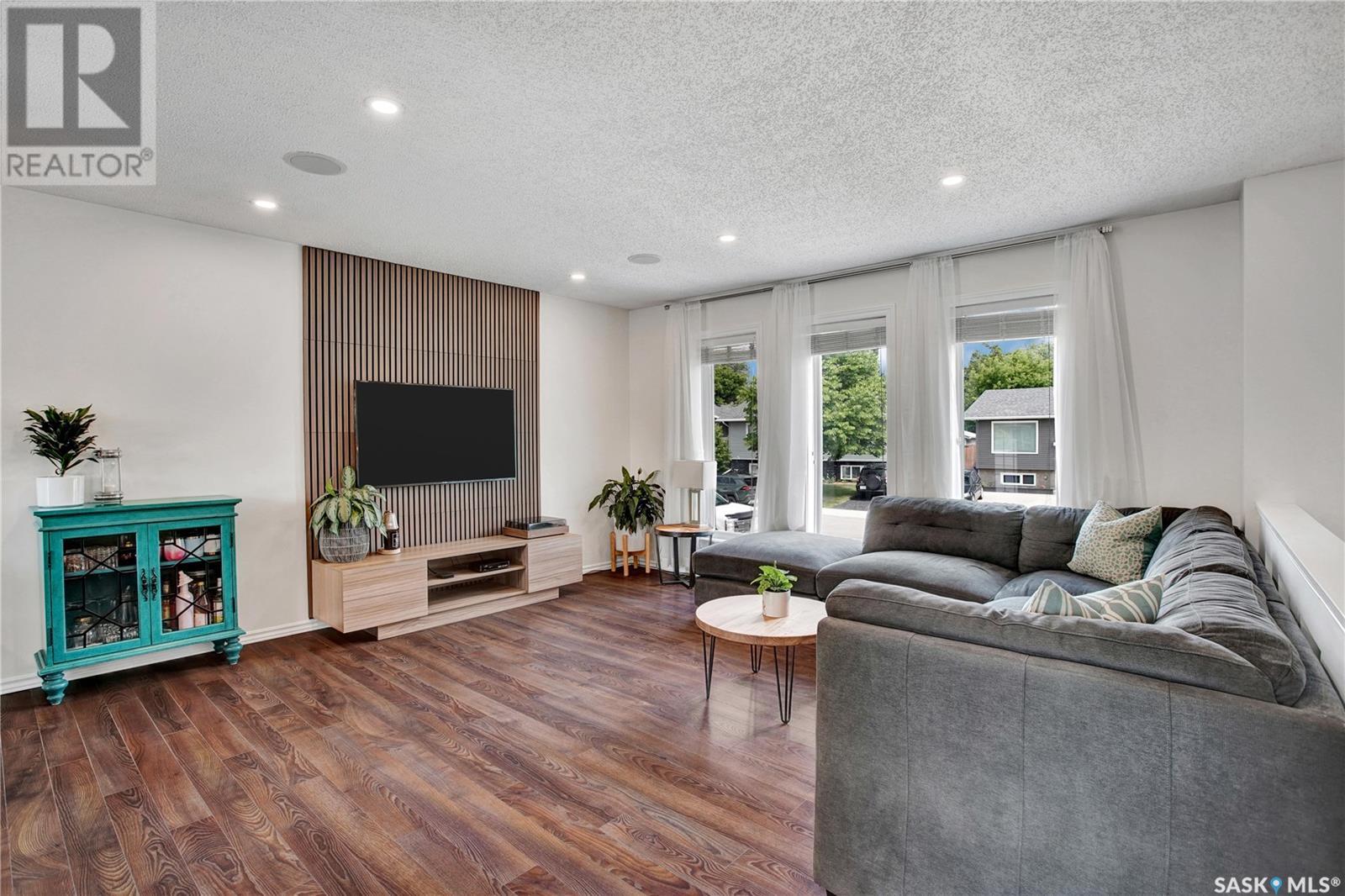 Property at 114 Delayen CRESCENT image 3