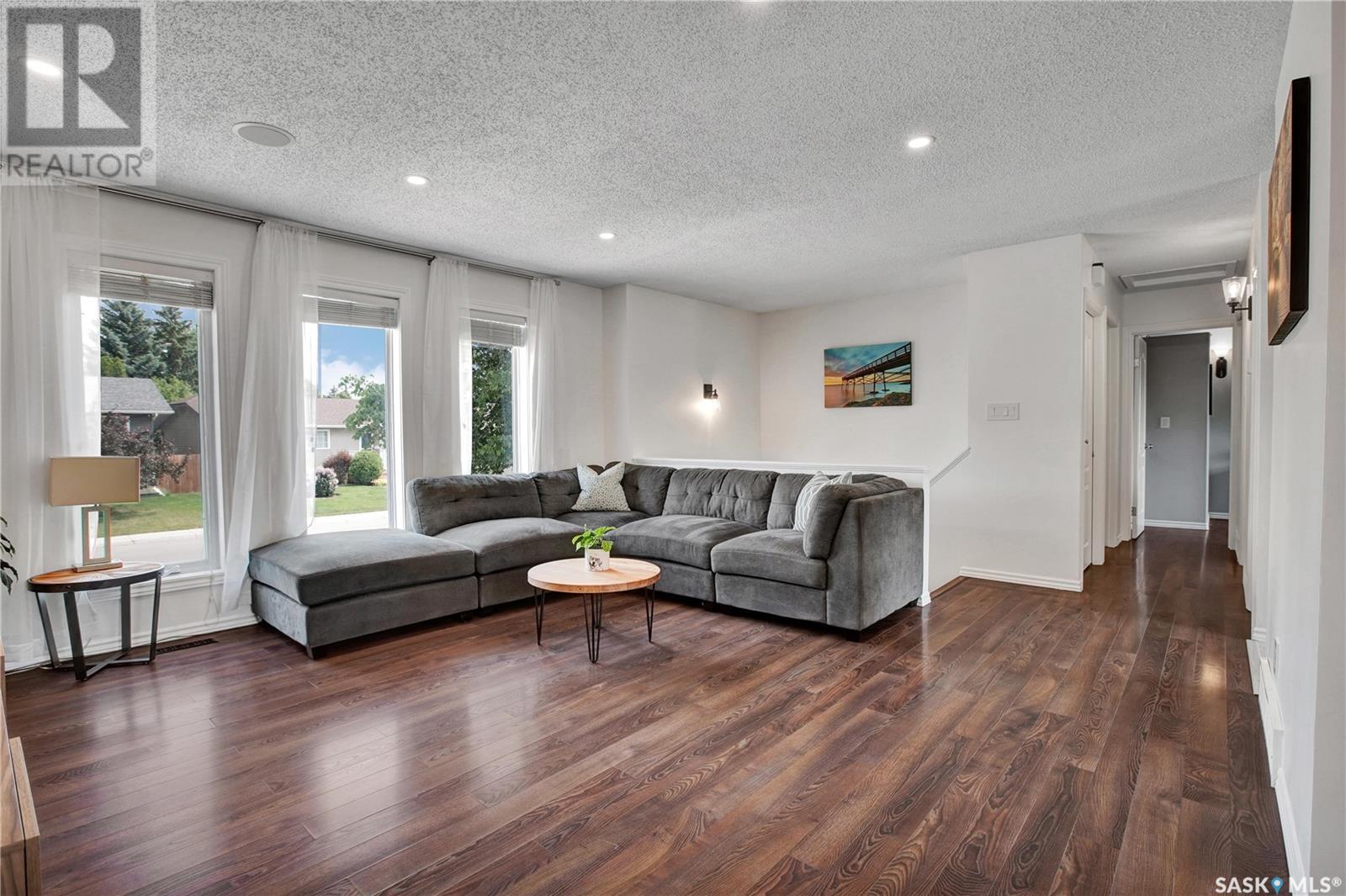 Property at 114 Delayen CRESCENT image 4