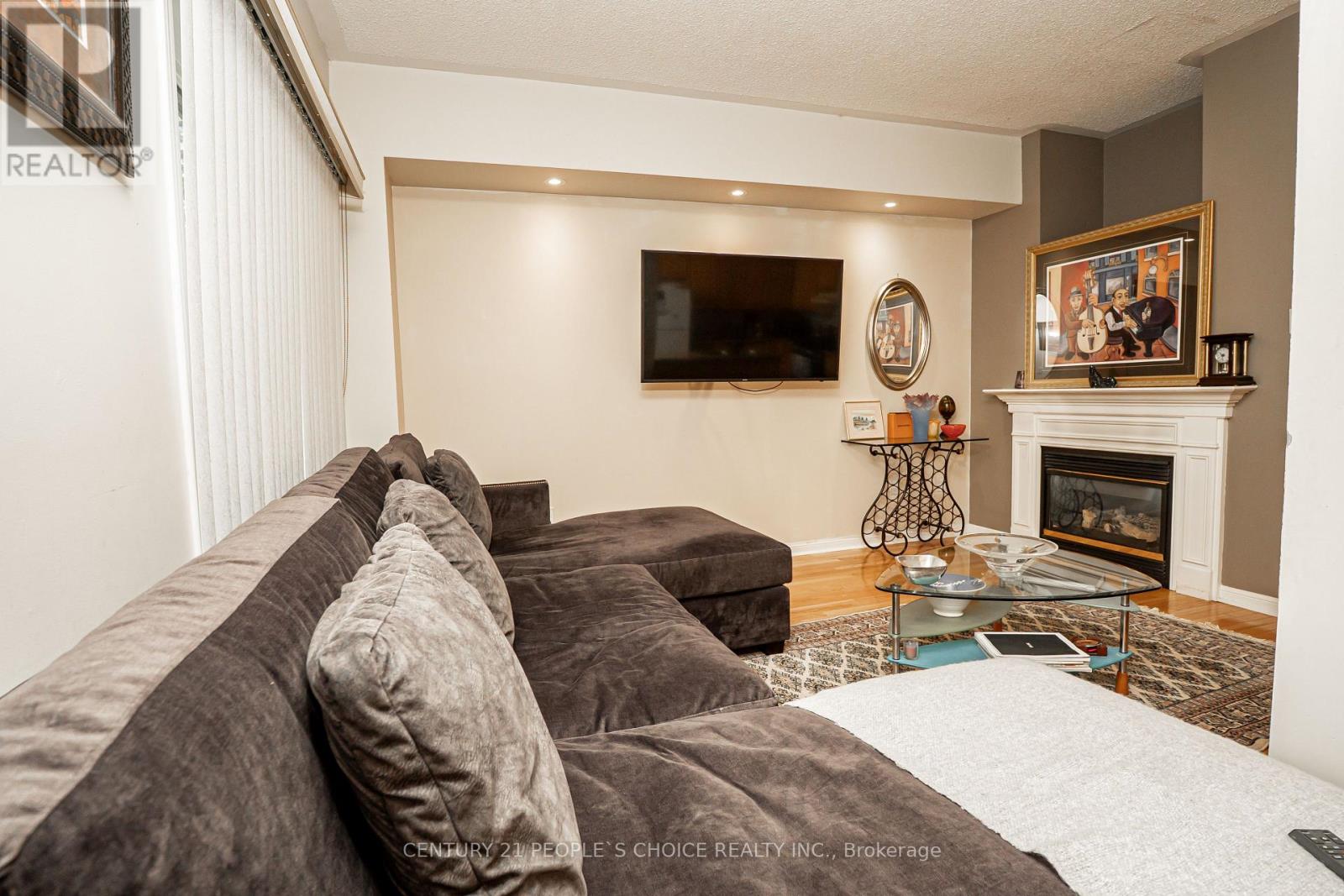 Property at 42 - 100 ELGIN MILLS ROAD W image 4