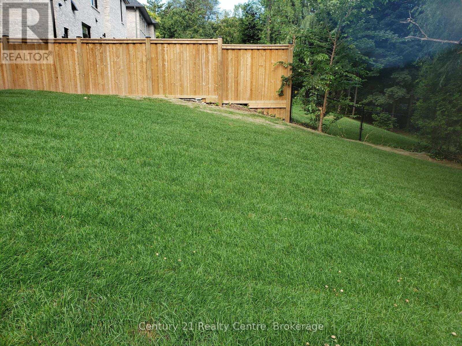 1491 Pembroke Drive, Oakville, Ontario  L6H 1V6 - Photo 13 - W12233660