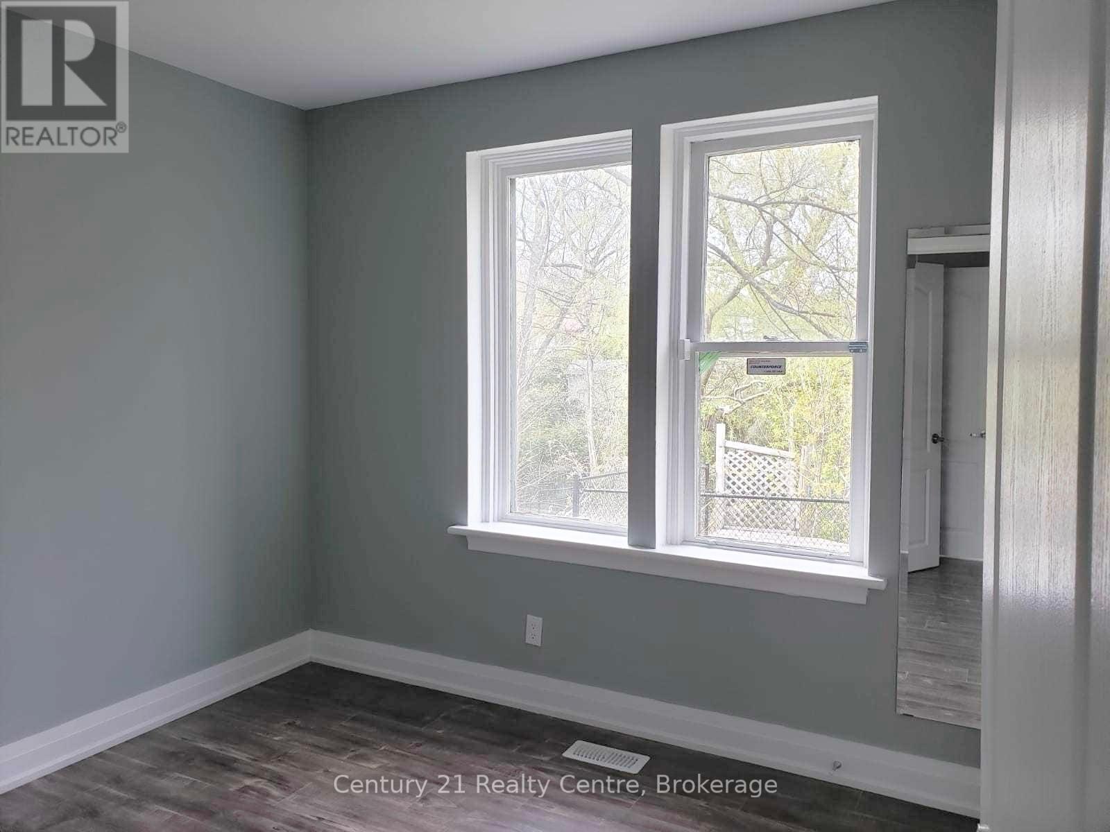 1491 Pembroke Drive, Oakville, Ontario  L6H 1V6 - Photo 8 - W12233660