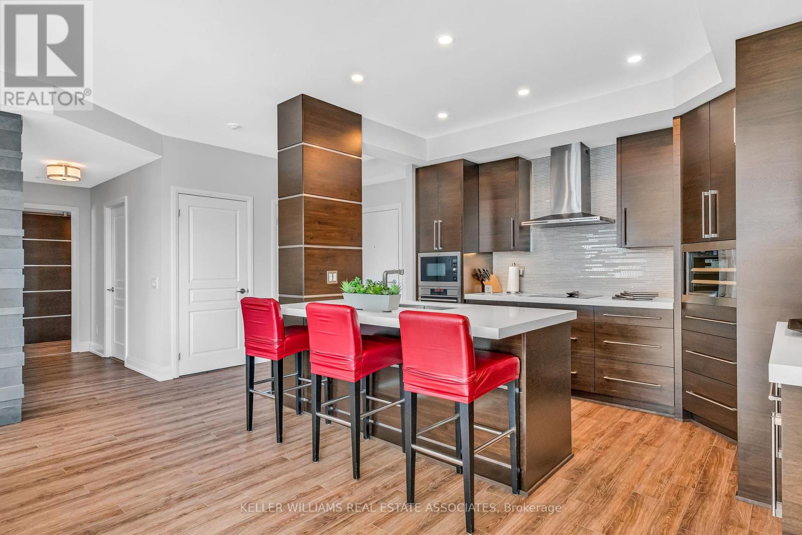 609 - 1 Hurontario Street, Mississauga (Port Credit), Ontario  L5G 0A3 - Photo 10 - W12233925