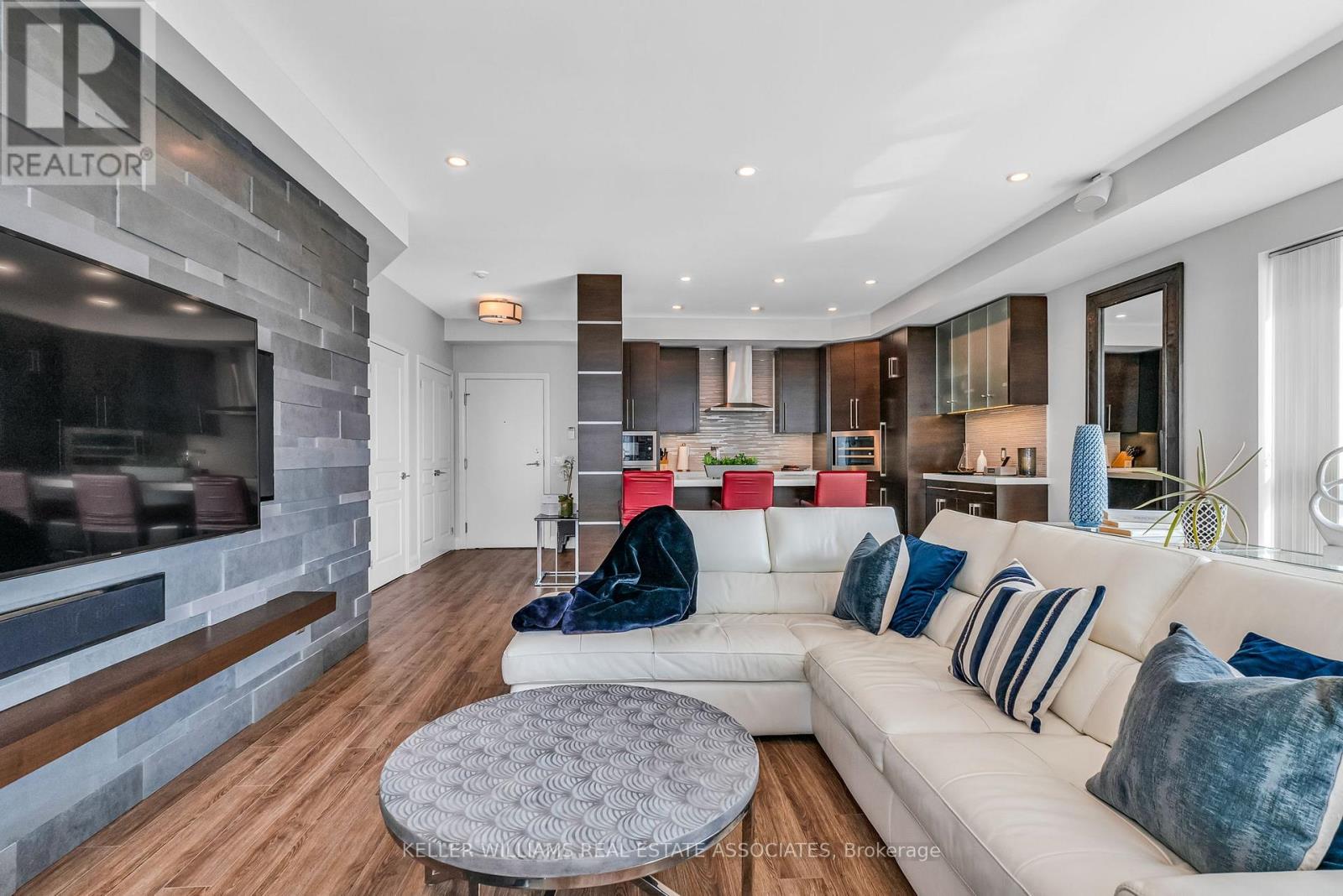 609 - 1 Hurontario Street, Mississauga (Port Credit), Ontario  L5G 0A3 - Photo 17 - W12233925