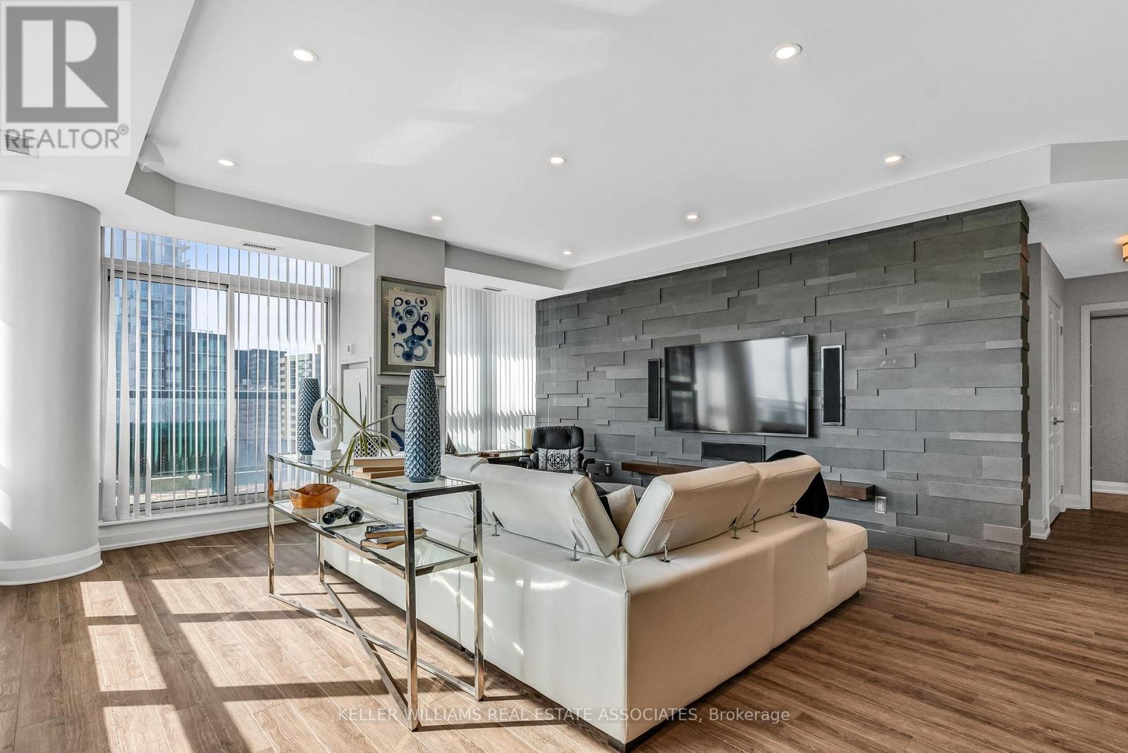 609 - 1 Hurontario Street, Mississauga (Port Credit), Ontario  L5G 0A3 - Photo 18 - W12233925