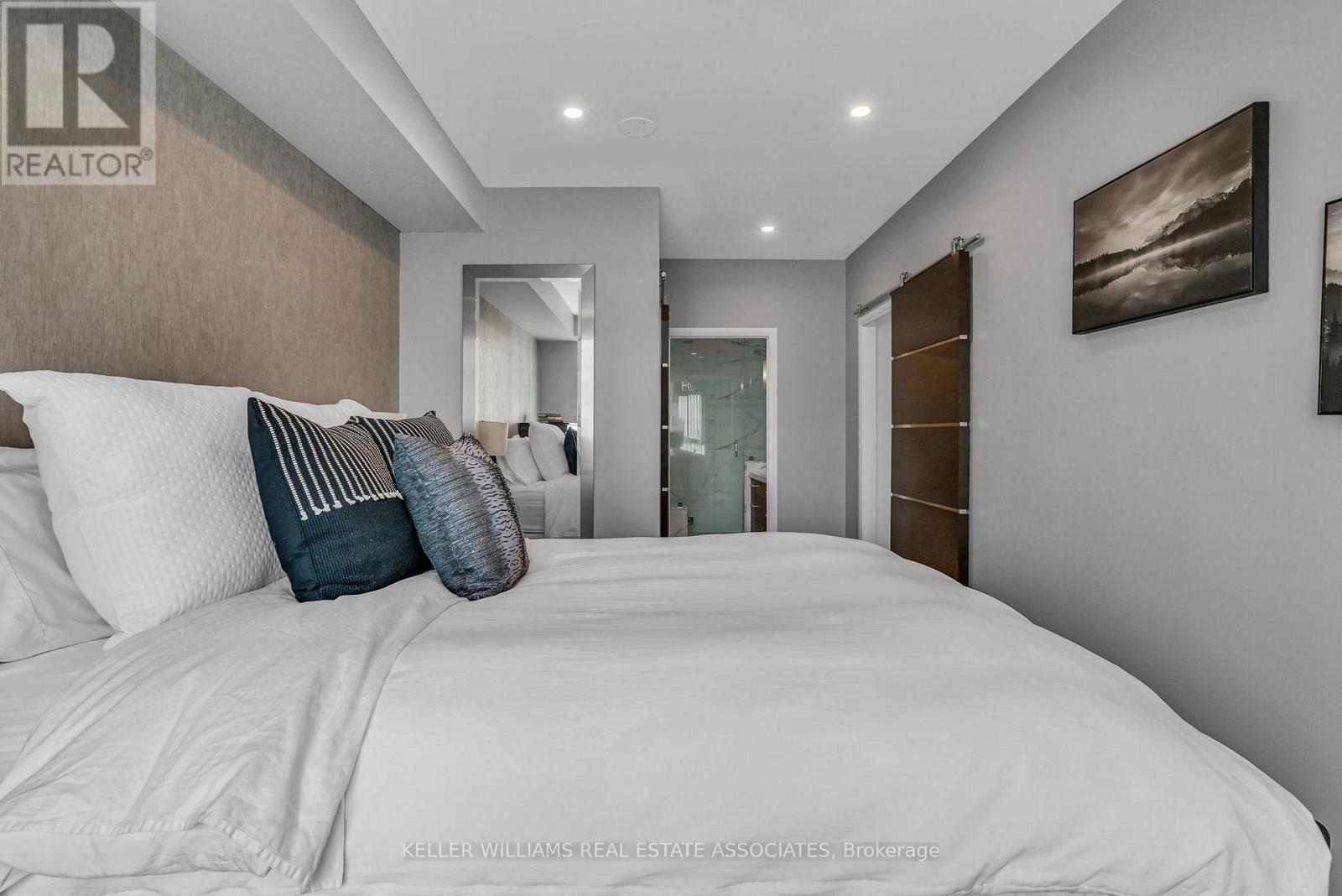 609 - 1 Hurontario Street, Mississauga (Port Credit), Ontario  L5G 0A3 - Photo 23 - W12233925