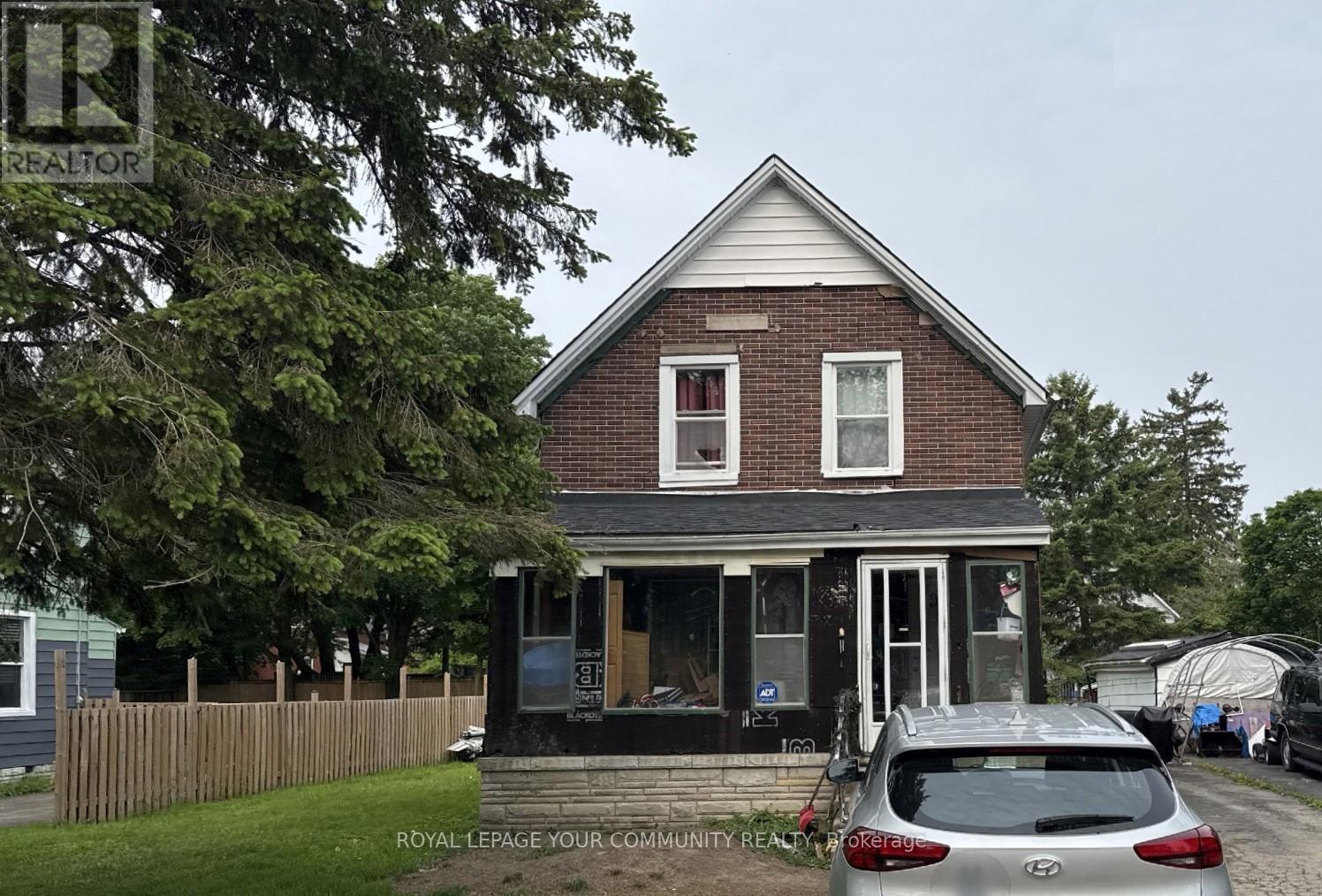 Property at 8 LAURIER STREET image 1