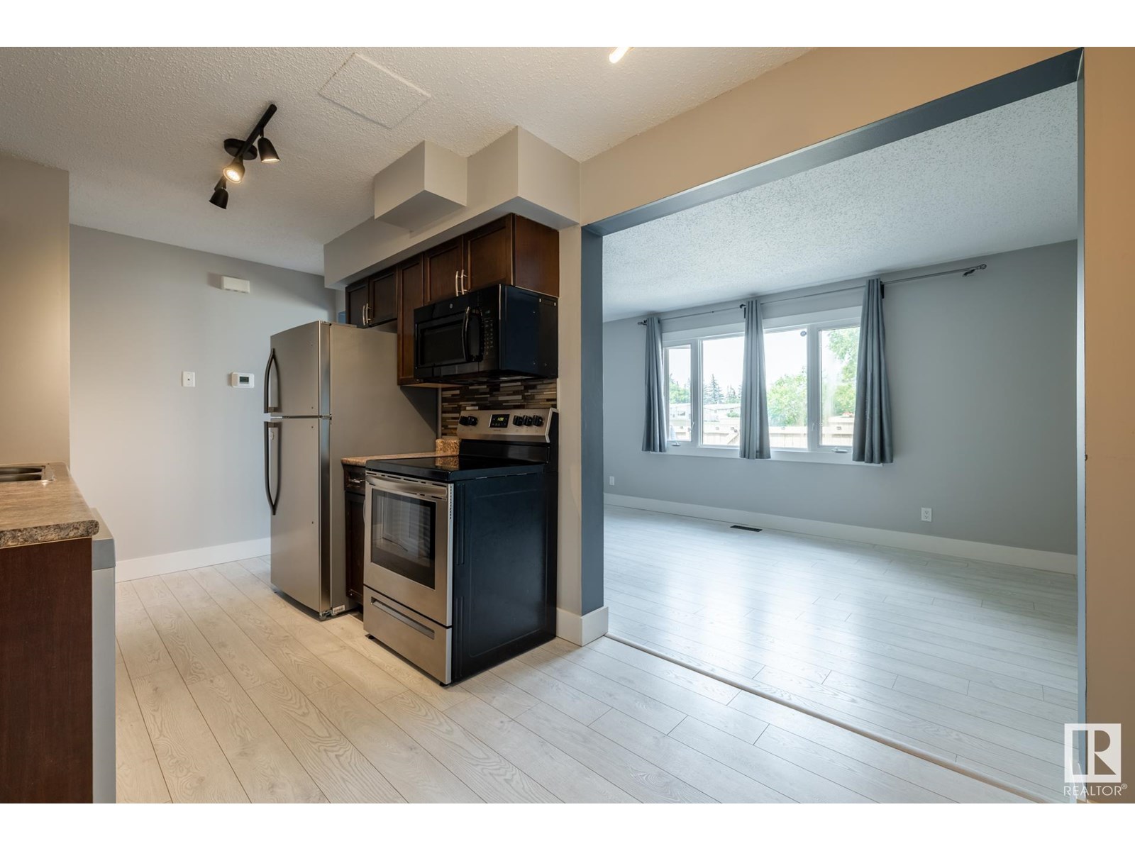 Property at #10 14110 80 St NW NW image 5