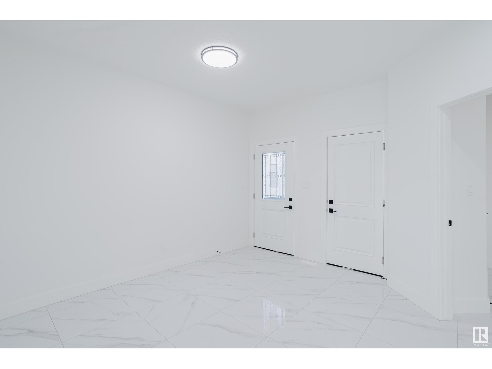 Property at 4205 66 ST image 4