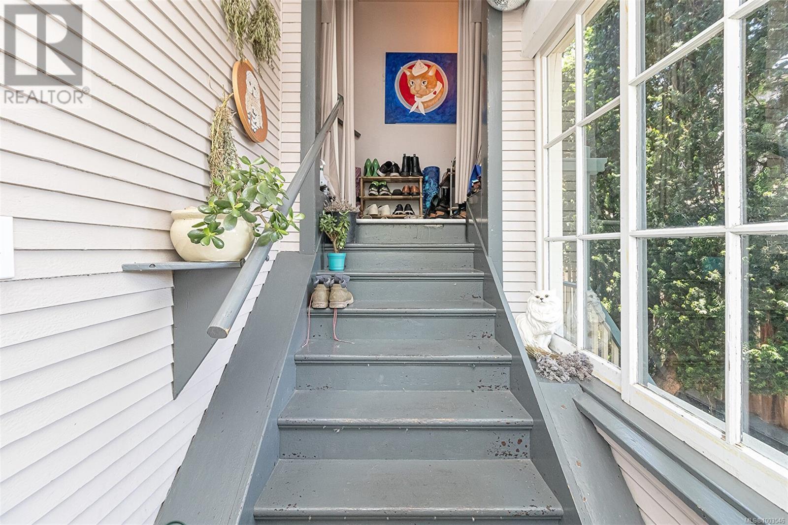 Property at 1334 Johnson St image 4