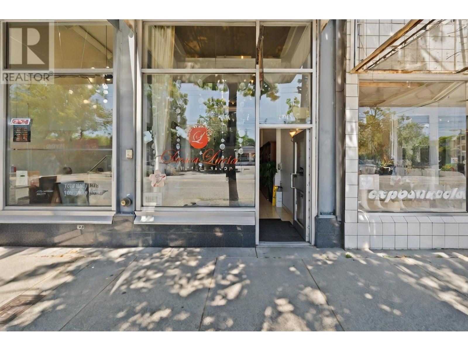 2813-2815-2817 W Broadway, Vancouver, British Columbia  V6K 2G6 - Photo 2 - C8070180