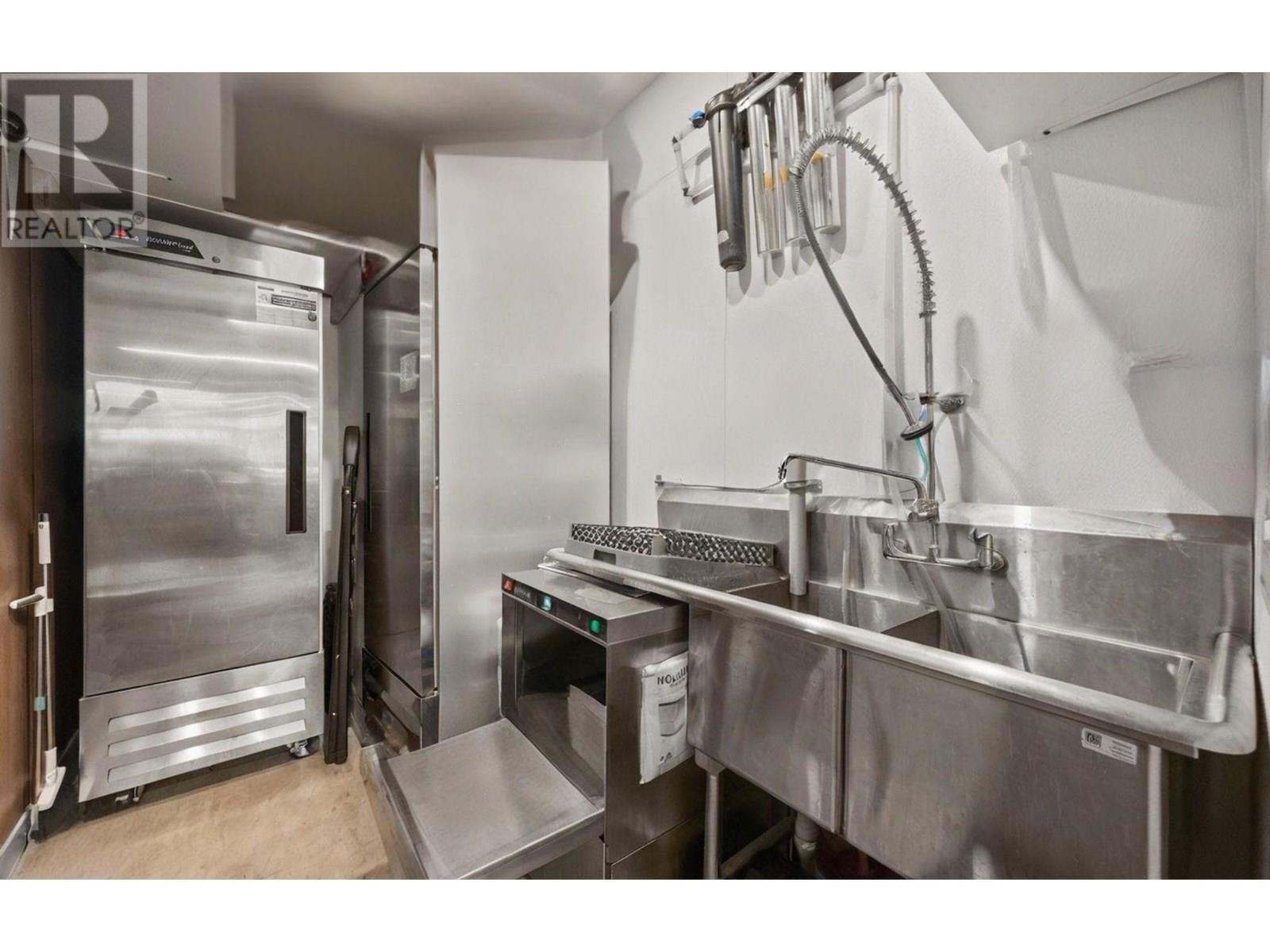 2813-2815-2817 W Broadway, Vancouver, British Columbia  V6K 2G6 - Photo 20 - C8070180