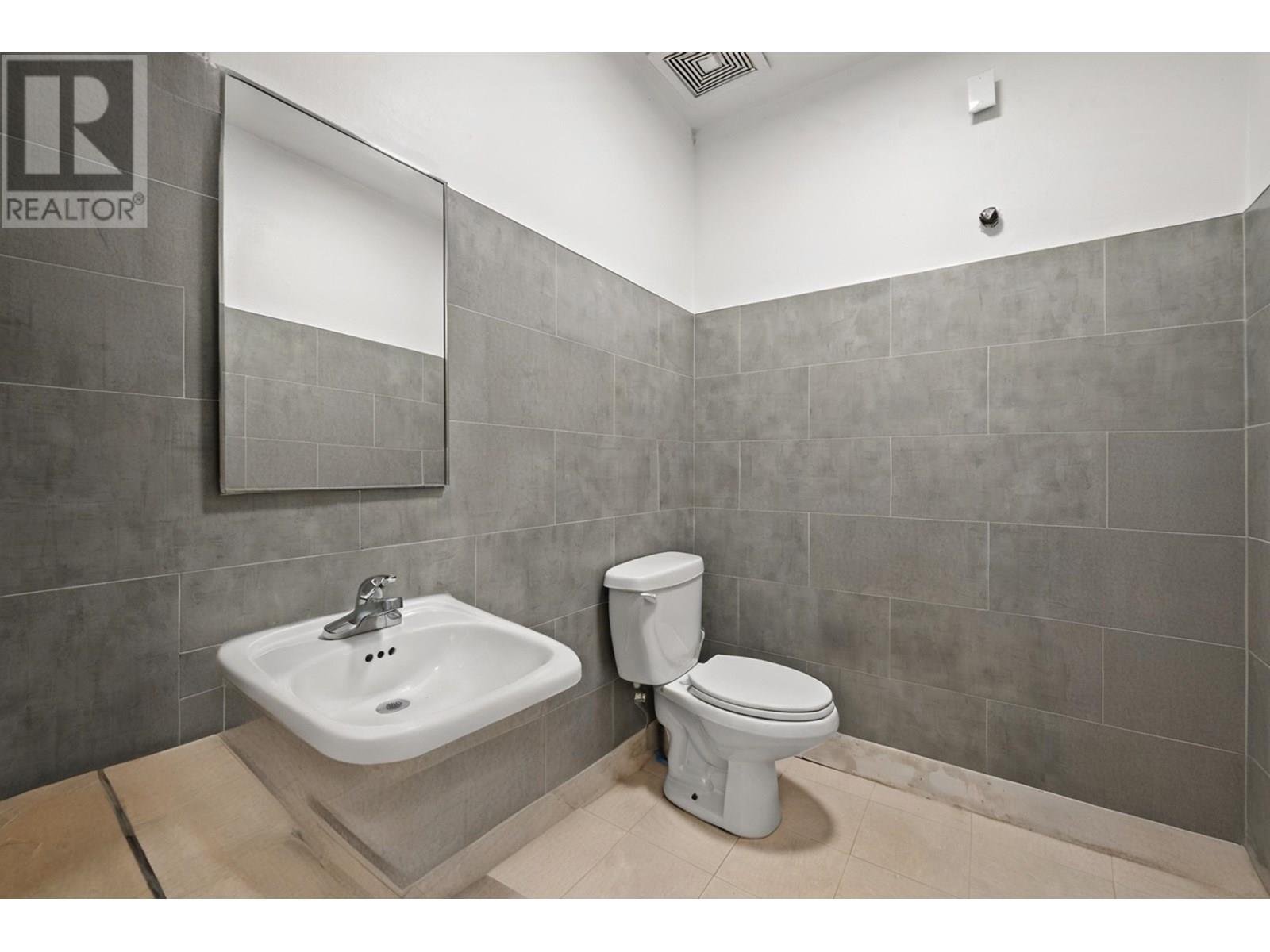 2813-2815-2817 W Broadway, Vancouver, British Columbia  V6K 2G6 - Photo 31 - C8070180