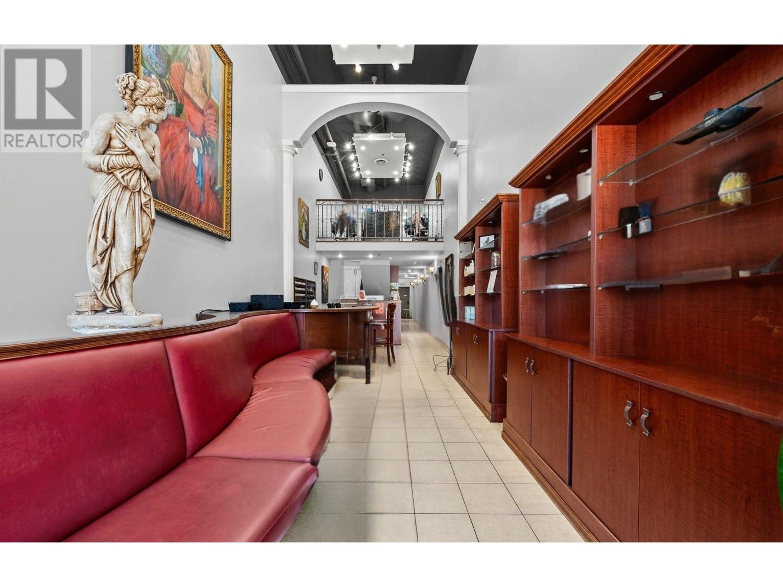 2813-2815-2817 W Broadway, Vancouver, British Columbia  V6K 2G6 - Photo 4 - C8070180