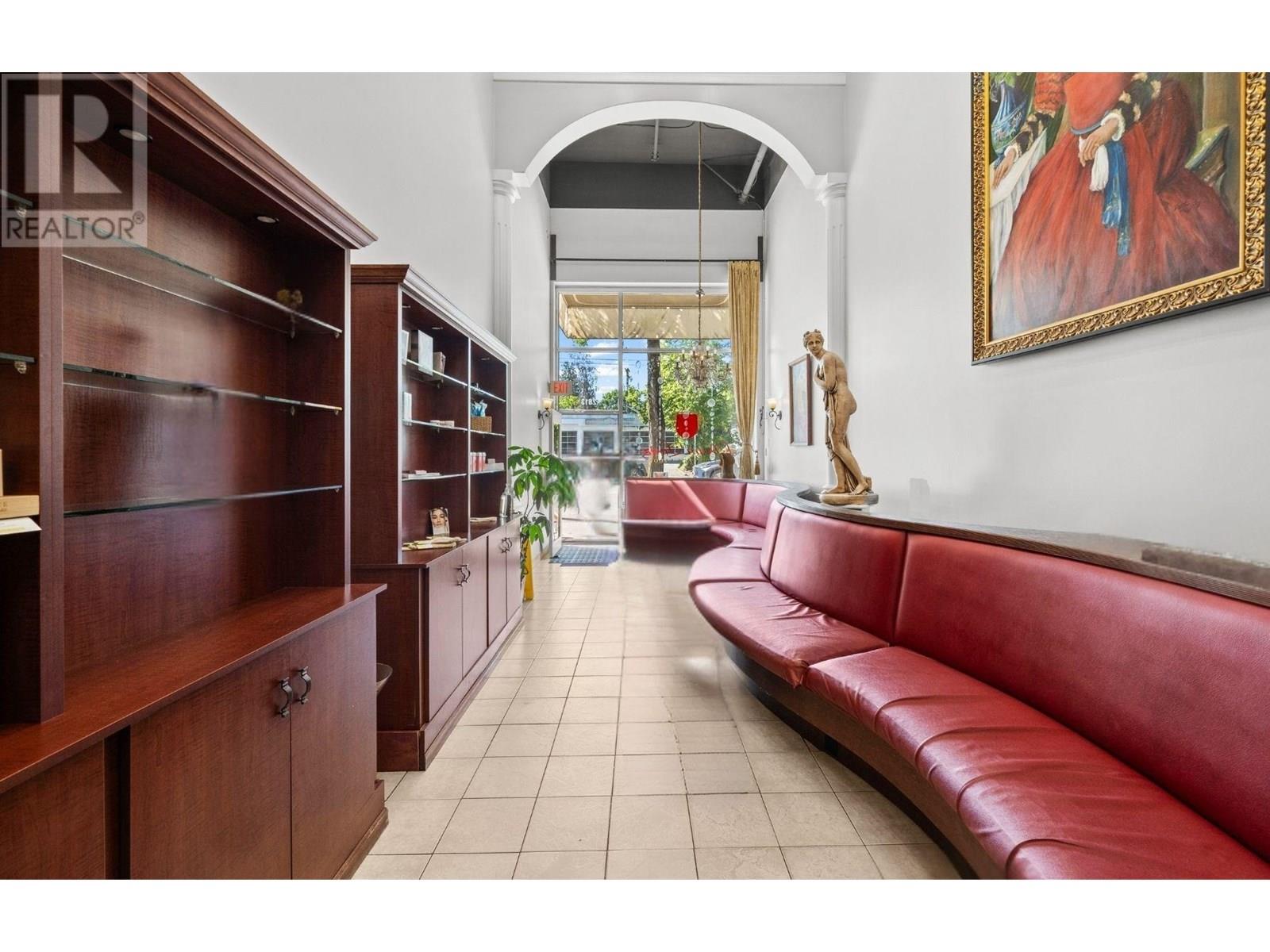 2813-2815-2817 W Broadway, Vancouver, British Columbia  V6K 2G6 - Photo 6 - C8070180