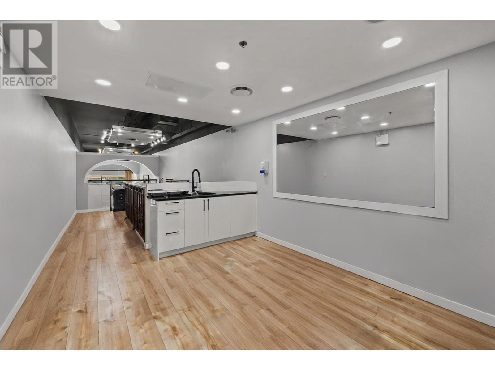 2813-2815-2817 W Broadway, Vancouver, British Columbia  V6K 2G6 - Photo 7 - C8070180