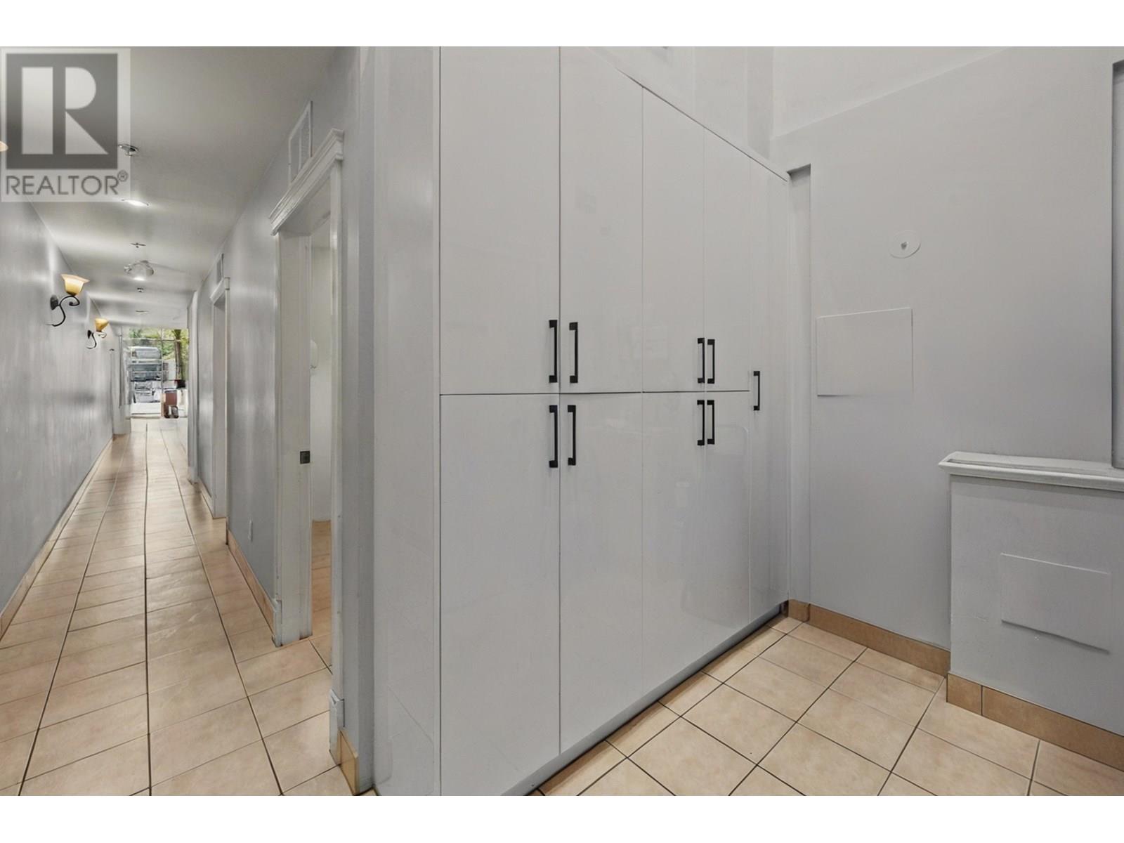 2813-2815-2817 W Broadway, Vancouver, British Columbia  V6K 2G6 - Photo 8 - C8070180