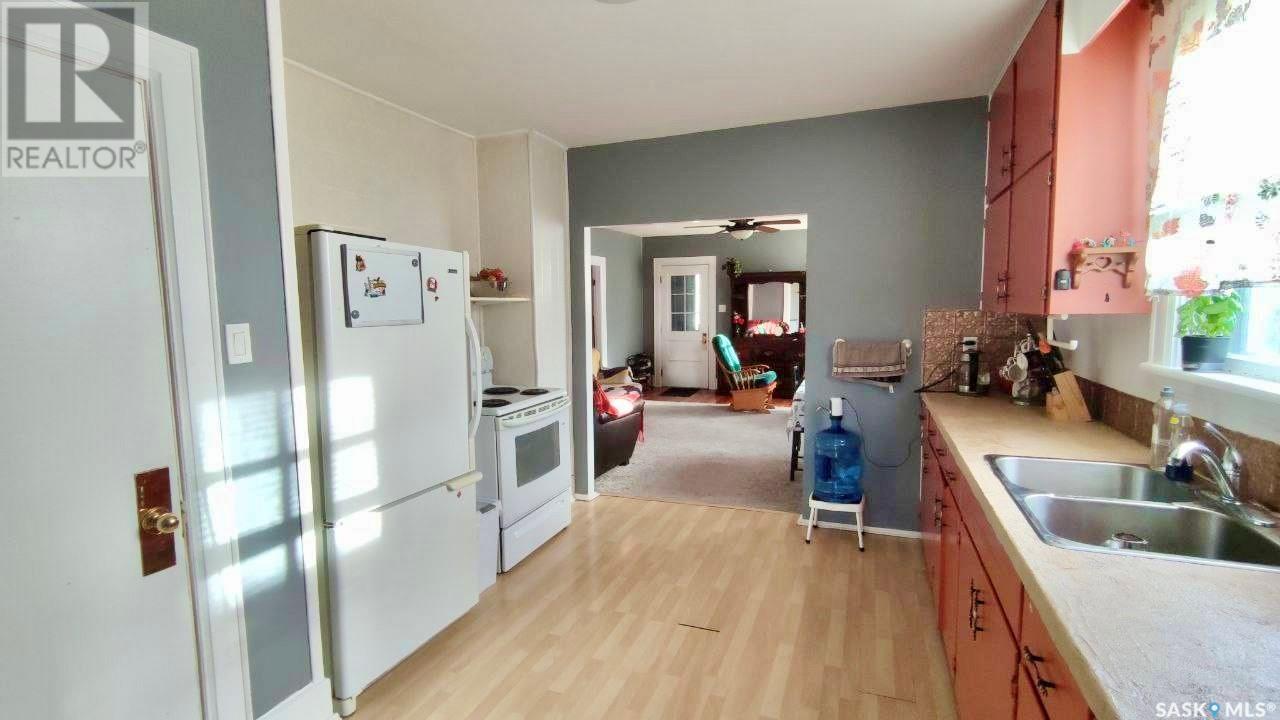 1341 105th Street, North Battleford, Saskatchewan  S9A 1T1 - Photo 7 - SK008107