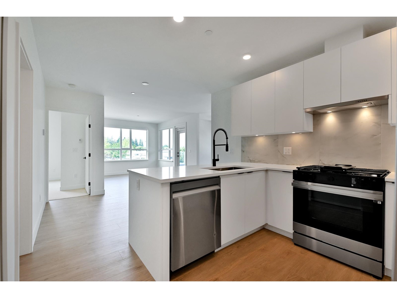 308 13238 105 AVENUE, Surrey, British Columbia