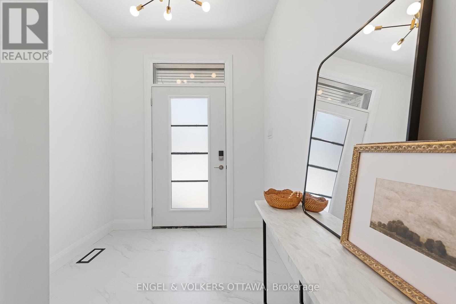 Property at 491 HIGHCROFT AVENUE image 2