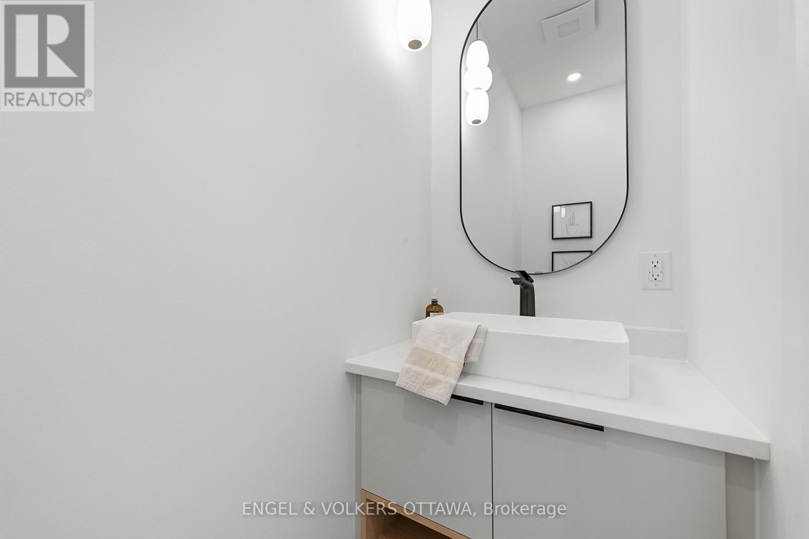 Property at 491 HIGHCROFT AVENUE image 4