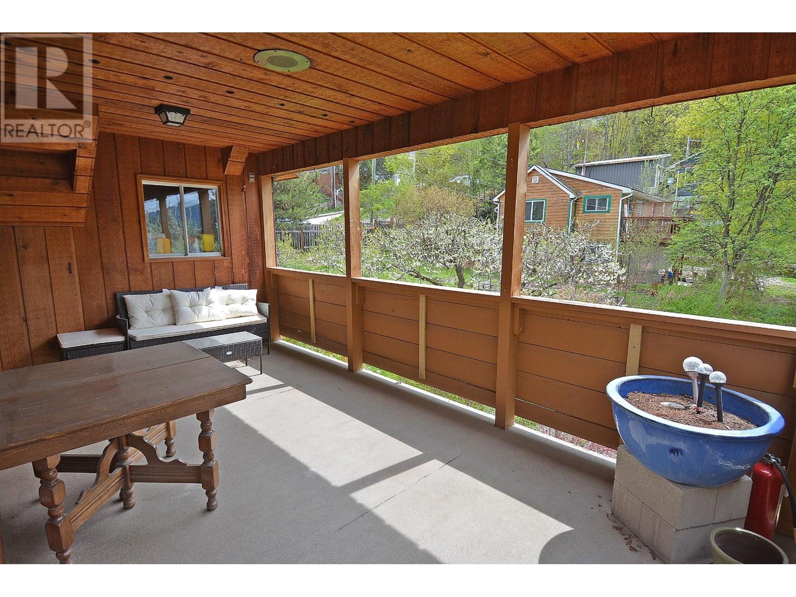 Property at 413 SIXTH Street image 5