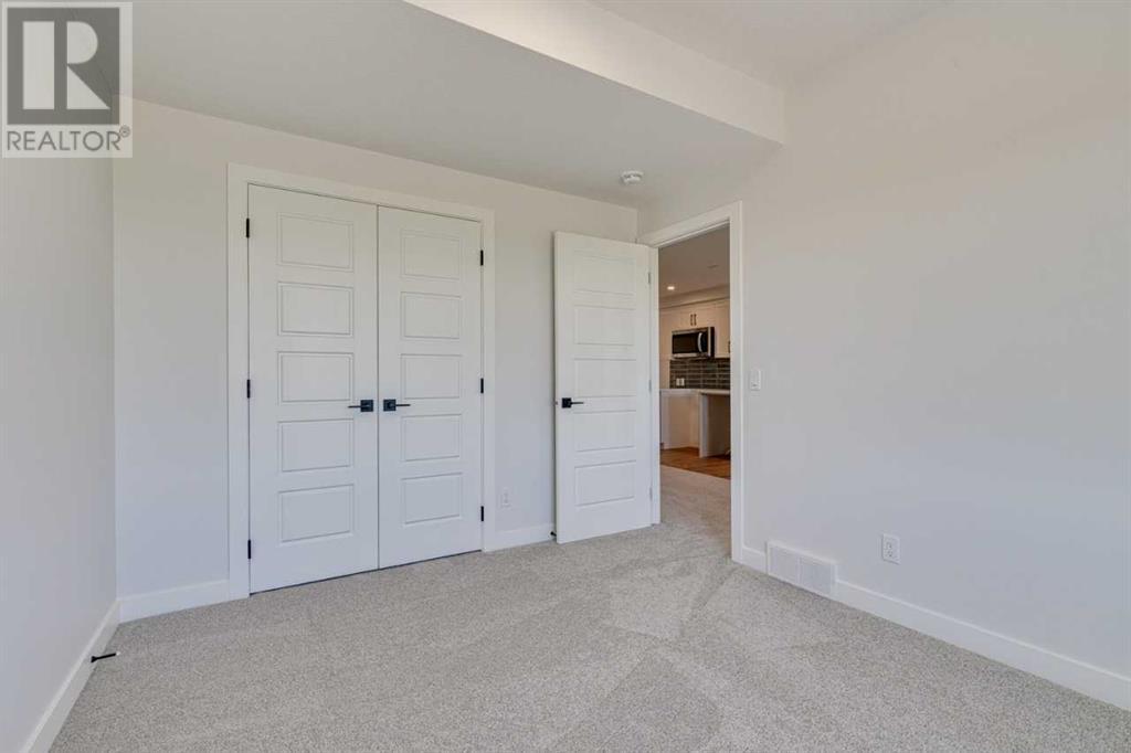 Property at 350 Hotchkiss Manor SE image 2