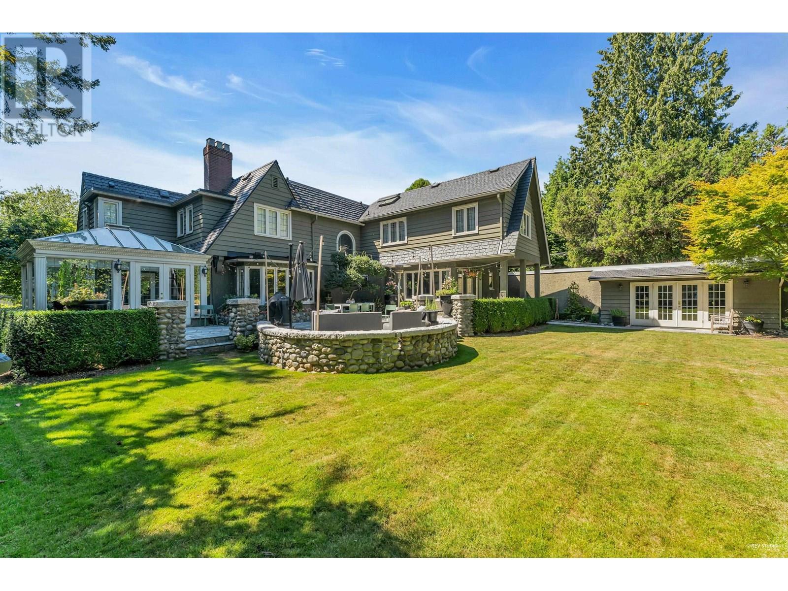 Property at 5550 SOMERSET CRESCENT image 3