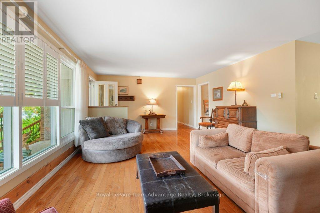 1 Victoria Avenue, Parry Sound, Ontario  P2A 2B9 - Photo 16 - X12233147