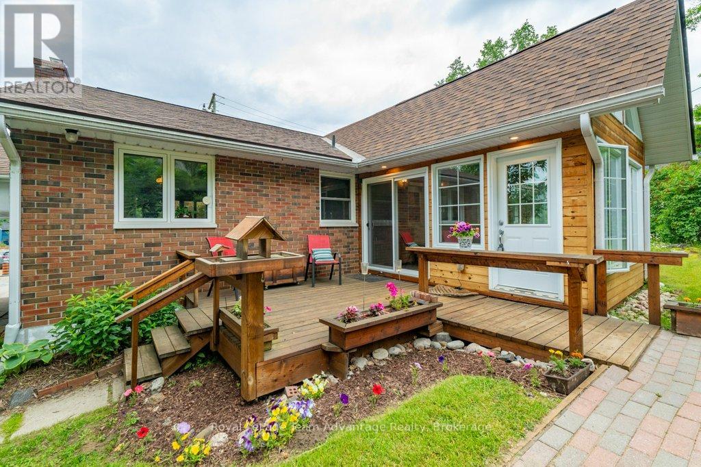 1 Victoria Avenue, Parry Sound, Ontario  P2A 2B9 - Photo 5 - X12233147